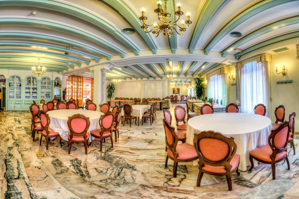 Hotel Sandra Алькала-де-Гуадаїра Екстер'єр фото