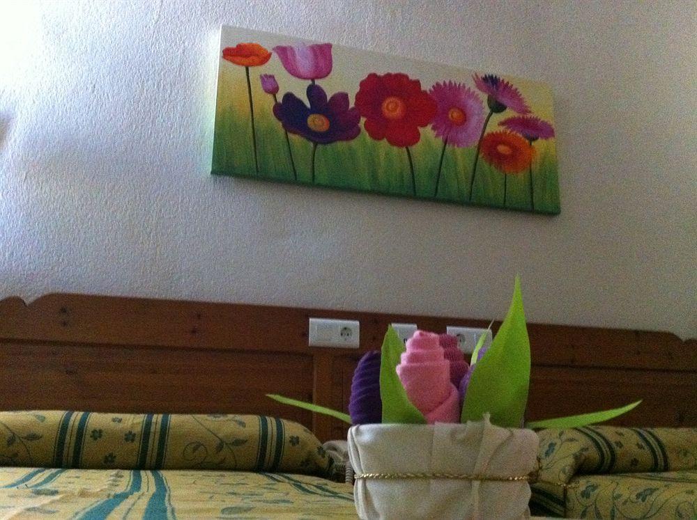 Hotel Sandra Алькала-де-Гуадаїра Екстер'єр фото