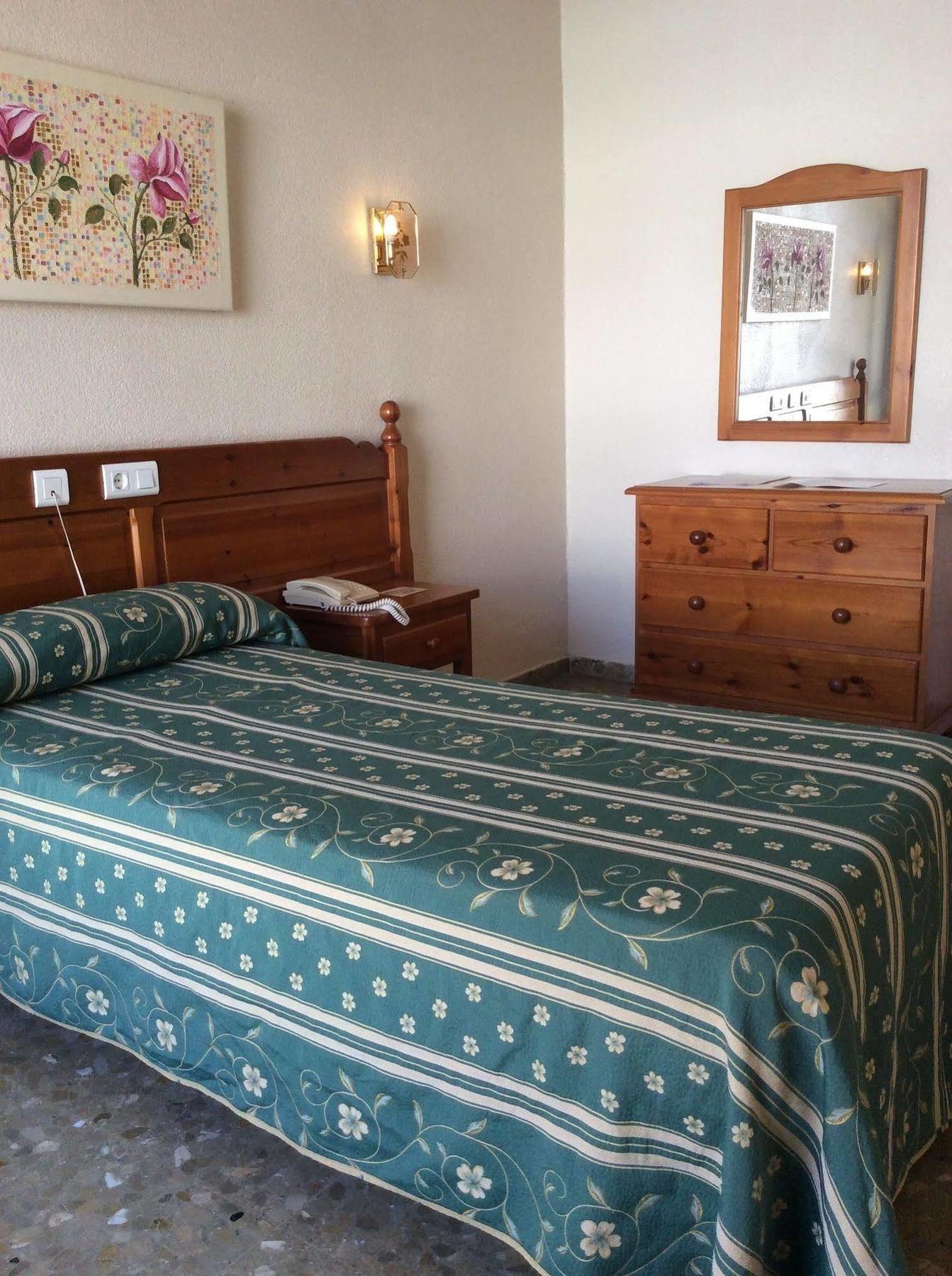 Hotel Sandra Алькала-де-Гуадаїра Екстер'єр фото