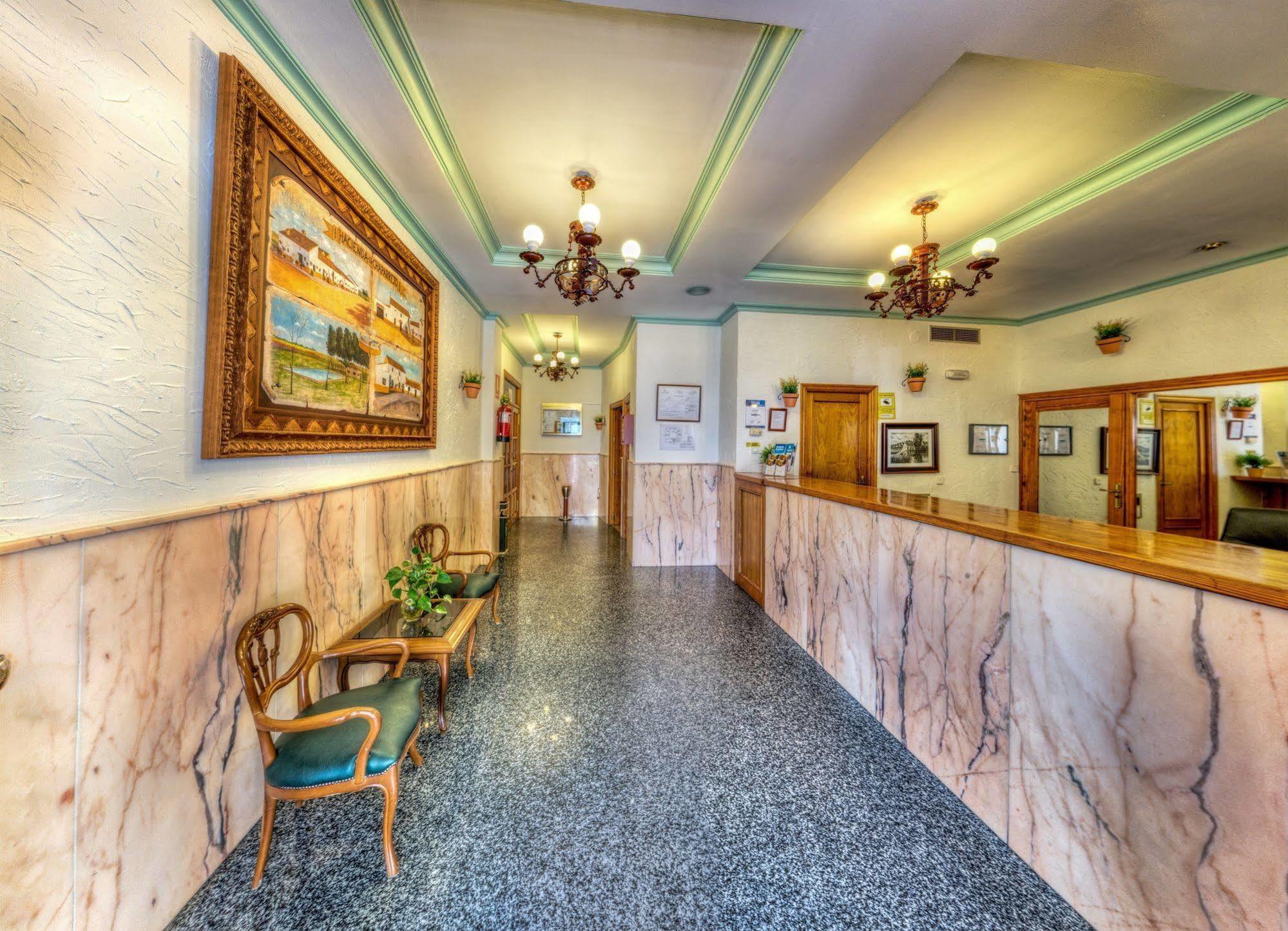 Hotel Sandra Алькала-де-Гуадаїра Екстер'єр фото