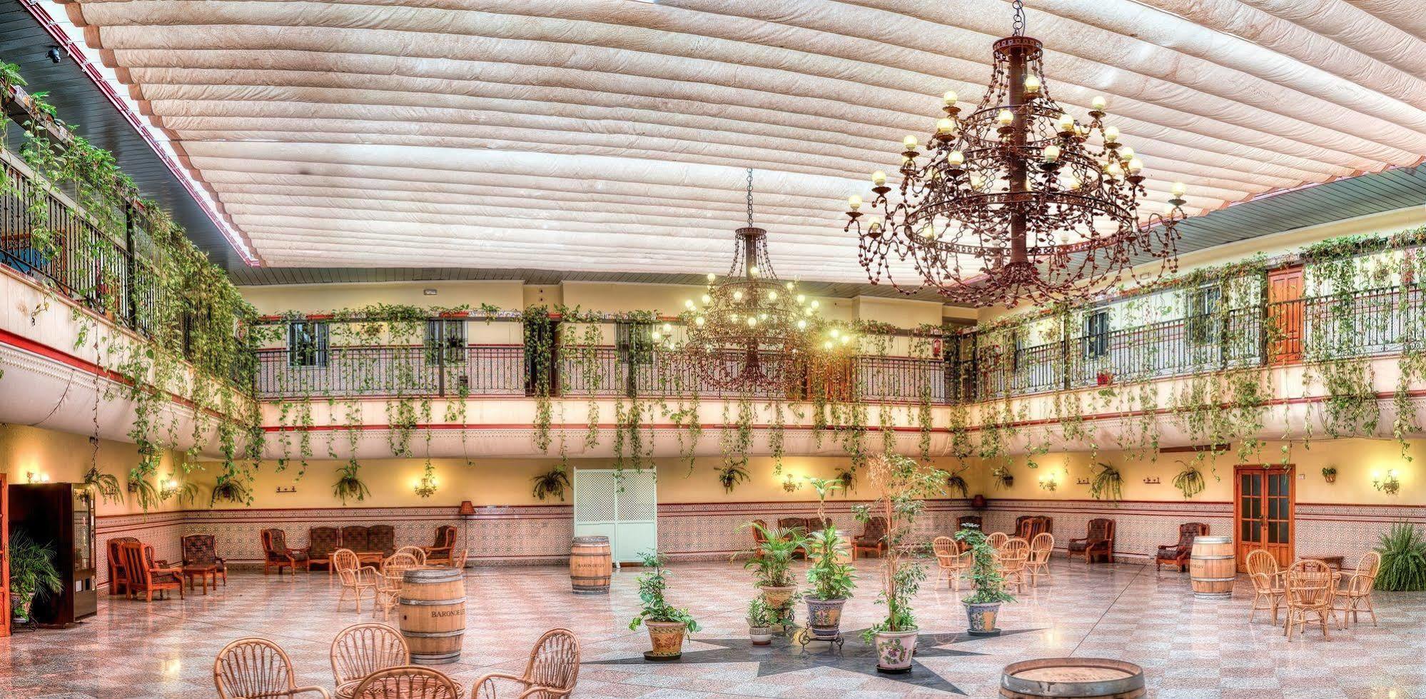 Hotel Sandra Алькала-де-Гуадаїра Екстер'єр фото